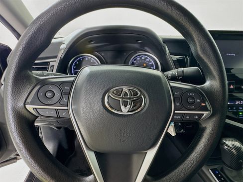 Used 2022 Toyota Camry LE image 12