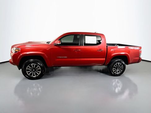 Used 2022 Toyota Tacoma TRD Sport w/ Technology Package AWD/4WD image 4