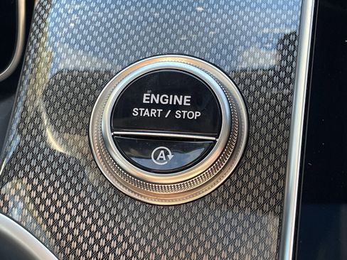 Certified 2025 Mercedes-Benz GLC 300 image 31