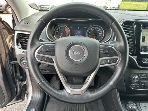 Certified 2019 Jeep Cherokee Limited w/ Luxury Group AWD/4WD image 12