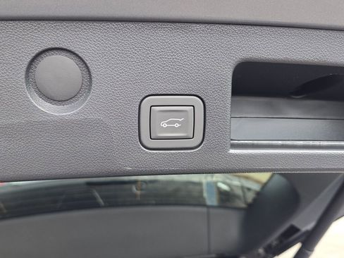 New 2026 Chevrolet Equinox LT w/ Convenience Package II FWD image 17