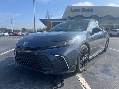 Used 2026 Toyota Camry SE w/ Convenience Package image 2