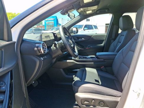 Used 2025 Chevrolet Equinox LT w/ Convenience Package II AWD/4WD image 14