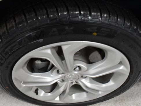 Certified 2023 Honda Accord LX image 9