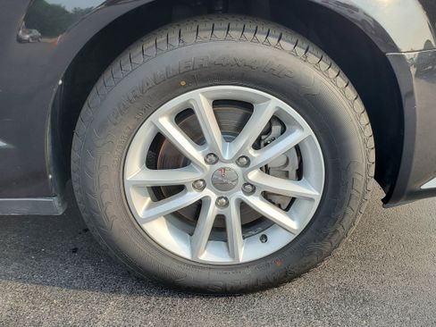 Used 2019 Dodge Grand Caravan SXT FWD image 28