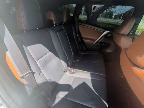 Used 2018 Toyota RAV4 SE w/ Power Extra Value Package FWD image 22