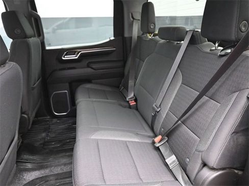 Used 2023 GMC Sierra 1500 SLE image 17