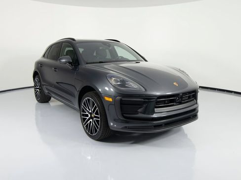 Certified 2026 Porsche Macan AWD/4WD image 12