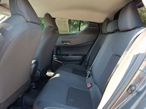 Used 2021 Toyota C-HR LE FWD image 10