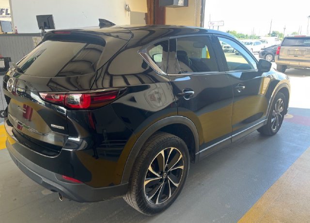 Used 2022 MAZDA CX-5 AWD 2.5 S w/ Premium Package image 2