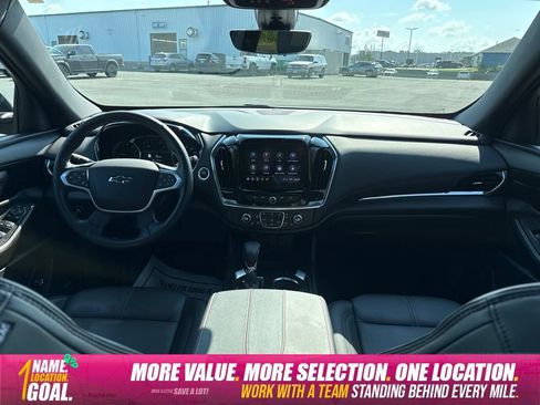 Used 2023 Chevrolet Traverse RS AWD/4WD image 15