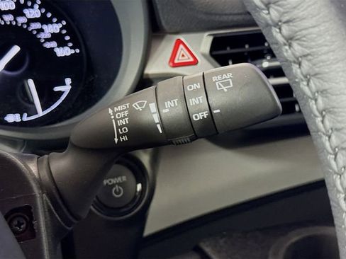 Used 2026 Toyota Sienna XLE FWD image 16