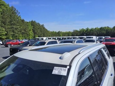 Used 2026 GMC Yukon Denali w/ Sun & Power Step Package RWD image 2