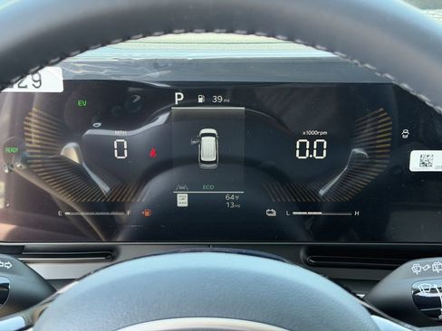 New 2026 Kia Carnival EX FWD image 28