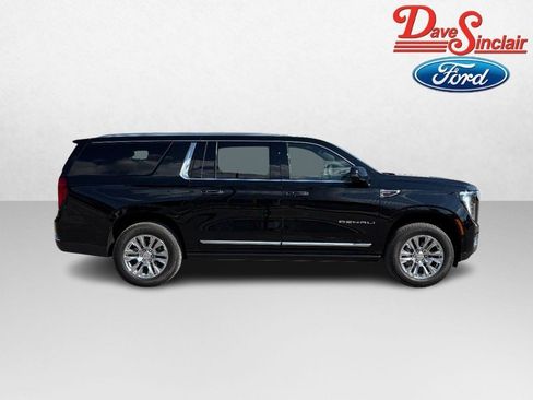 Used 2025 GMC Yukon XL Denali w/ Sun & Power Step Package AWD/4WD image 5