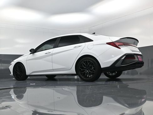 Used 2025 Hyundai Elantra Sport FWD image 18