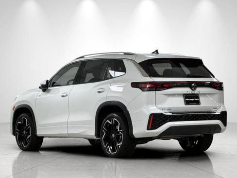 New 2026 Volkswagen Tiguan SEL R-Line AWD/4WD image 3