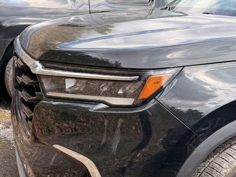 Used 2024 Honda Pilot Touring image 10