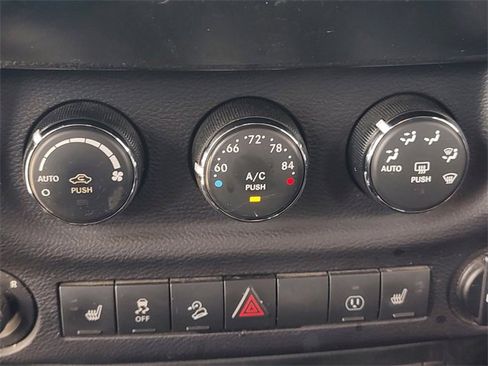 Used 2016 Jeep Wrangler Unlimited Sahara w/ Connectivity Group image 19