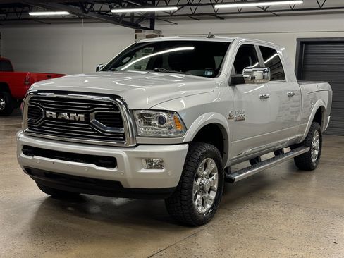 Used 2017 RAM 2500 Limited AWD/4WD image 3