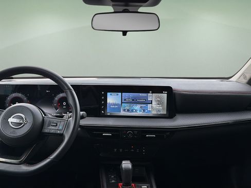 Certified 2025 Nissan Kicks SR FWD image 7