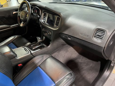 Used 2018 Dodge Charger SXT Plus RWD image 16