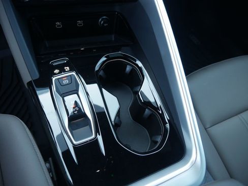 Used 2025 Audi Q5 Premium w/ Convenience Package image 45