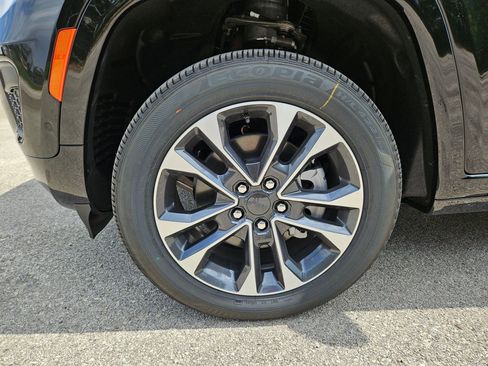 New 2025 Jeep Grand Cherokee L Overland w/ Advanced Protech Group III image 20