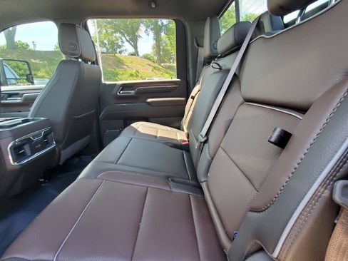 Used 2024 GMC Sierra 2500 Denali w/ Denali Reserve Package AWD/4WD image 5