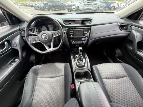 Used 2017 Nissan Rogue SV AWD/4WD image 7