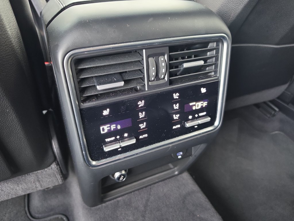 Used 2021 Porsche Cayenne GTS AWD/4WD image 17