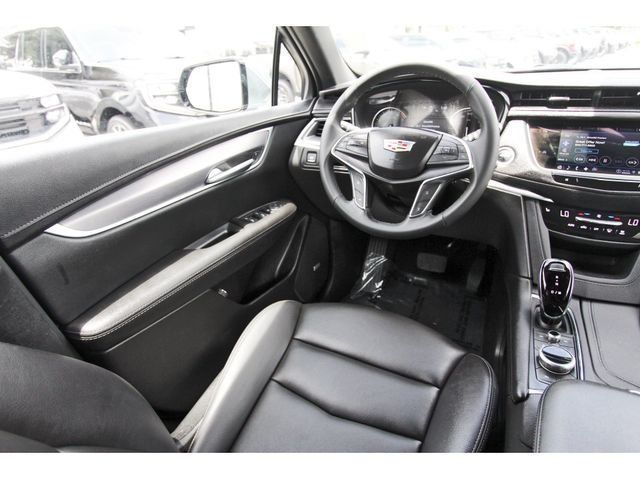 Used 2025 Cadillac XT5 Luxury FWD image 7