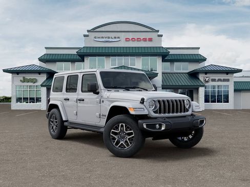 Used 2025 Jeep Wrangler Unlimited Sahara AWD/4WD image 5