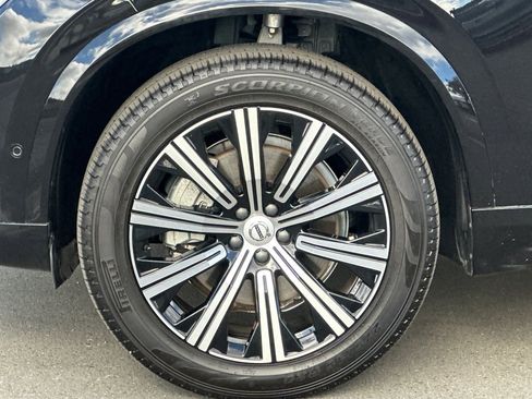 Certified 2025 Volvo XC90 B6 Plus image 12