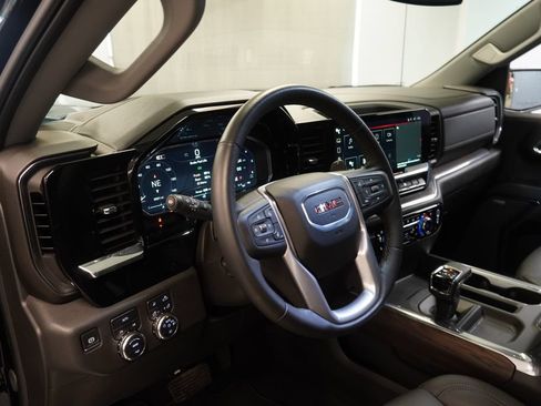 Used 2024 GMC Sierra 1500 SLT w/ SLT Premium Plus Package AWD/4WD image 6