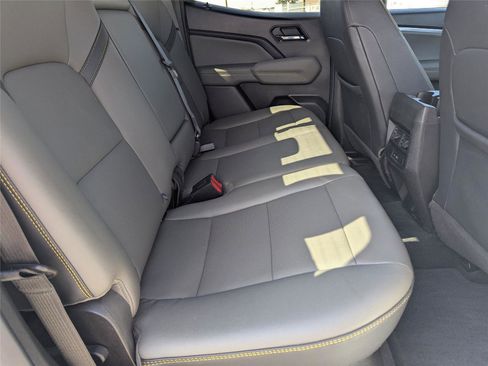 Used 2023 Chevrolet Colorado ZR2 w/ ZR2 Convenience Package III AWD/4WD image 34