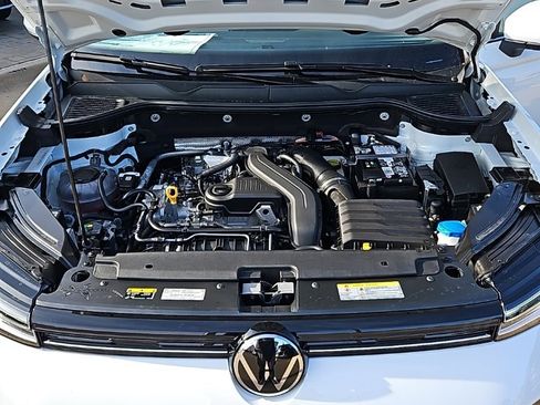 New 2026 Volkswagen Taos SE image 10