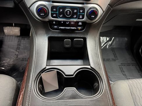 Used 2019 GMC Yukon SLE w/ SLE Value Package image 19