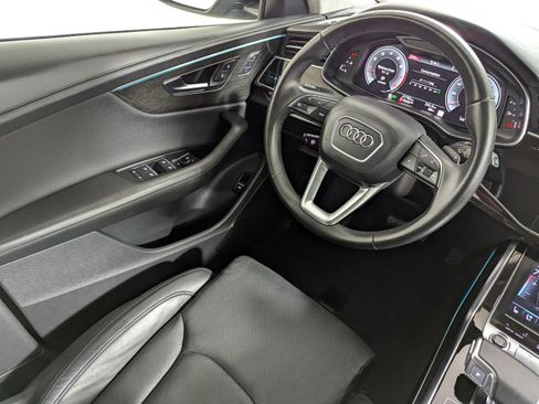 Used 2022 Audi Q8 Prestige image 9