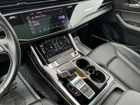 Used 2022 Audi Q8 Premium Plus image 30