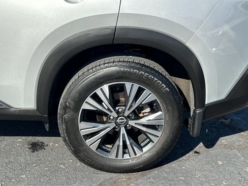 Used 2023 Nissan Rogue SV w/ SV Premium B Package image 40