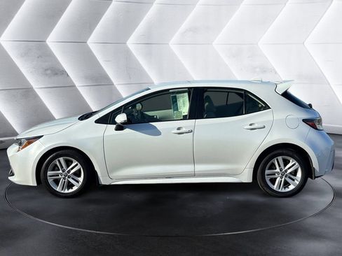 Used 2022 Toyota Corolla SE FWD image 2
