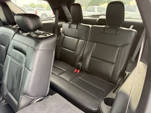 Used 2020 Ford Explorer XLT w/ Equipment Group 202A AWD/4WD image 16