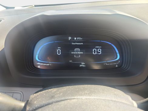 Certified 2025 Hyundai Venue SEL image 10