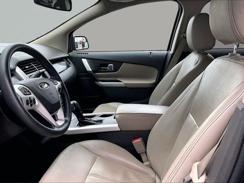 Used 2013 Ford Edge SE image 19