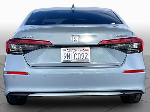 Used 2022 Honda Civic Touring image 4