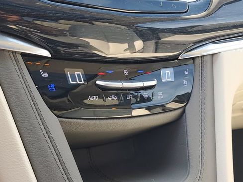 Certified 2024 Cadillac XT6 Premium Luxury w/ LPO, Floor Liner Package AWD/4WD image 24