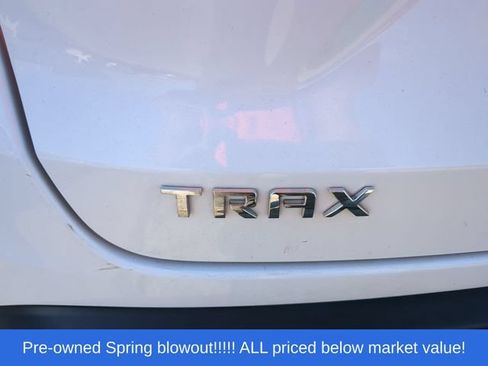 Used 2025 Chevrolet Trax LS FWD image 11