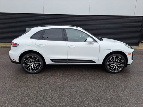 Certified 2026 Porsche Macan image 8