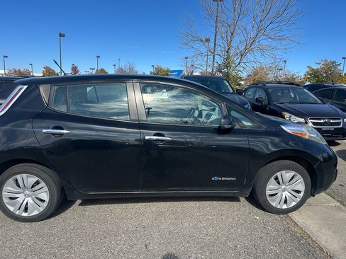 Used 2014 Nissan Leaf SV w/ LED & Quick Charge Package image 8
